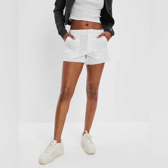 NWT American Eagle Snappy Stretch 90’s Boyfriend Cargo Shorts | White | 2 - Picture 1 of 11